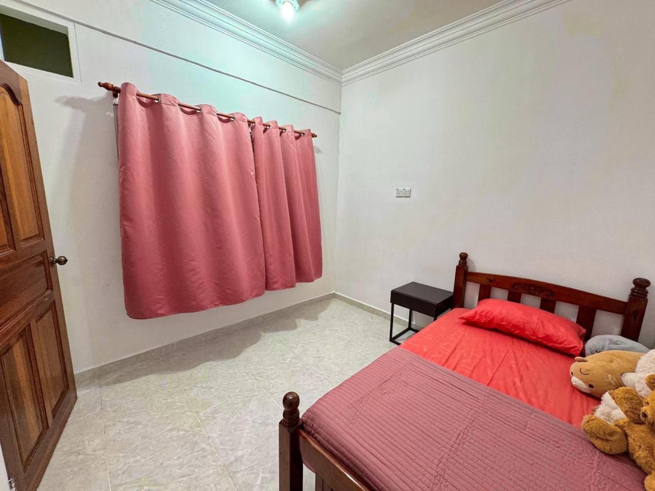 Ibai Golf Home Resort Homestay Kuala Terengganu Bagian luar foto